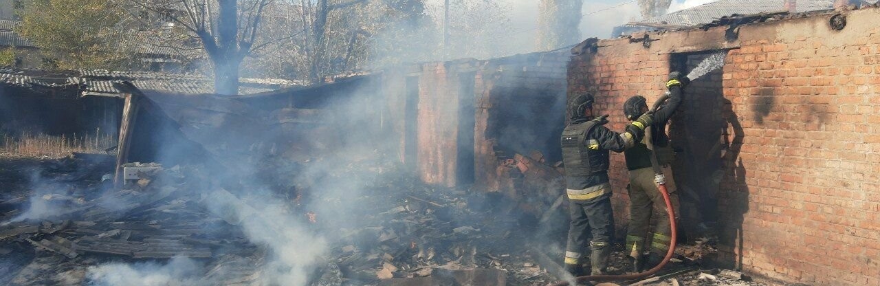 В Оріхові рятувальники ліквідували пожежу, яка виникла через обстріл