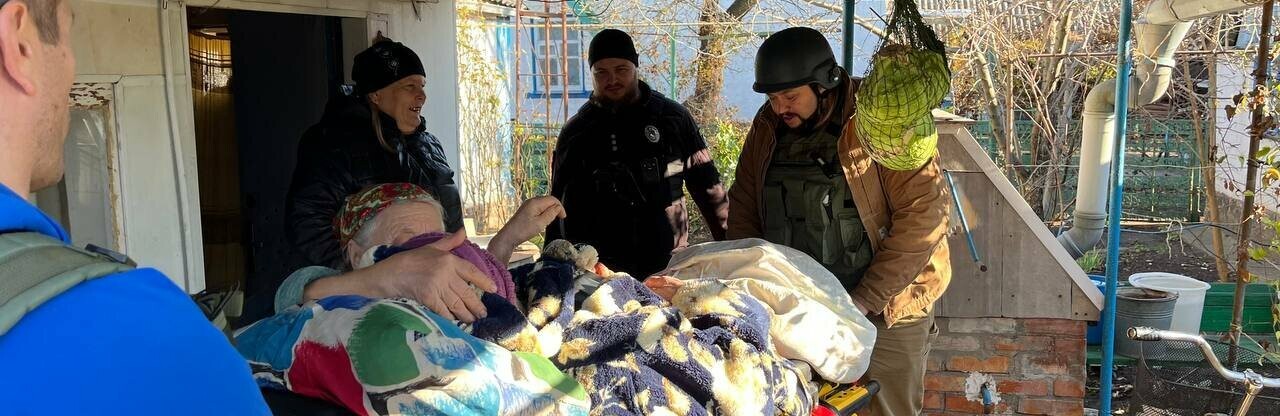 З Гуляйполя евакуювали маломобільну літню жінку