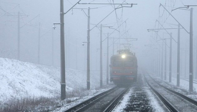 До Запоріжжя через негоду запізнюється поїзд далекого сполучення