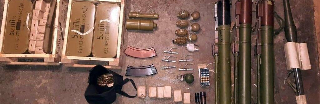 На Запоріжжі у СТО виявили схрон зі зброєю 