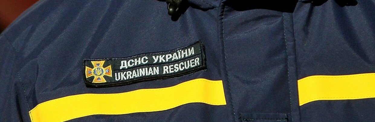 У Запоріжжі рятувальники запобігли перекиданню пожежі на будинок