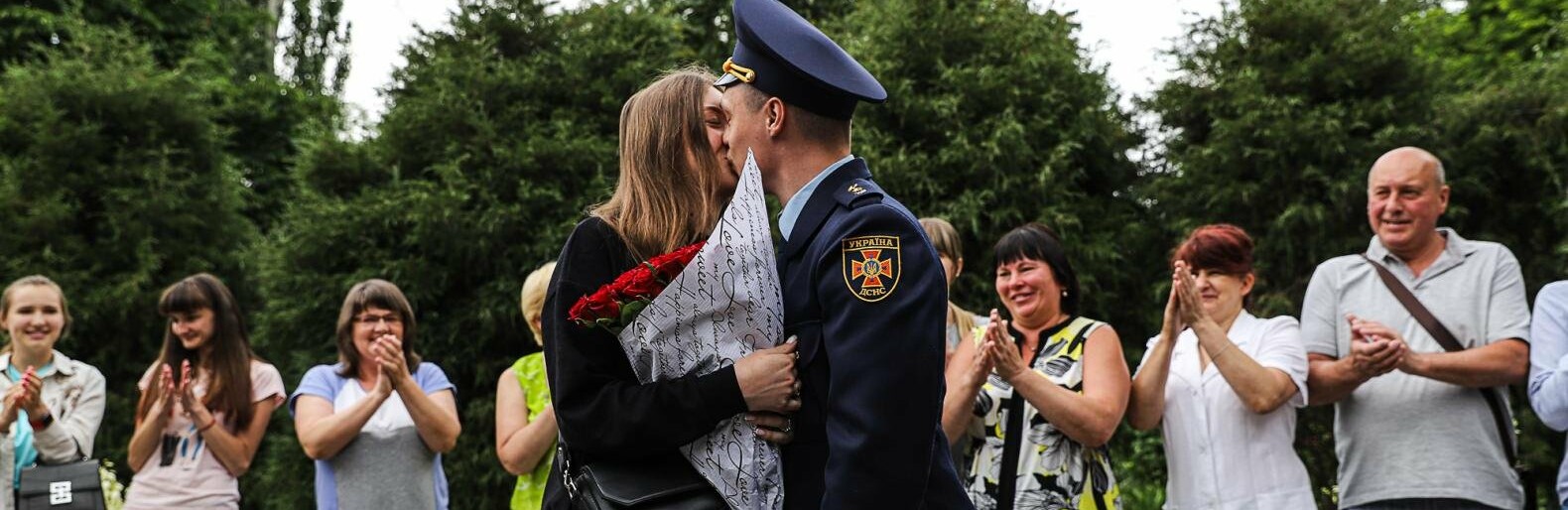 В Запоріжжі рятувальник освідчився коханій під час службових навчань, - ФОТОРЕПОРТАЖ