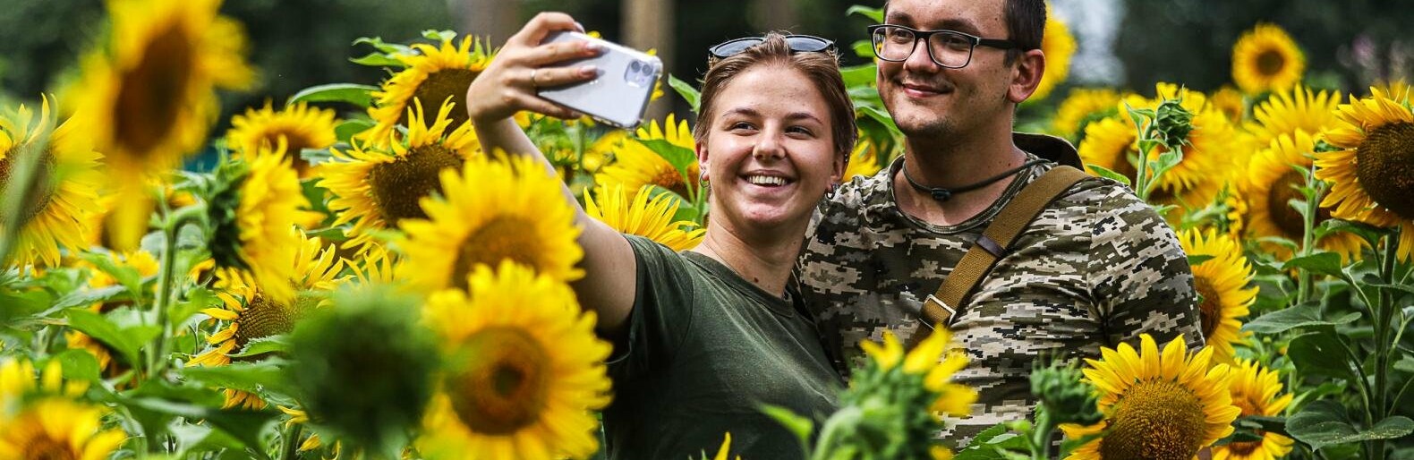 Разом у школі, разом - на війні: історія наймолодшого подружжя, що служить у ТрО на Запоріжжі