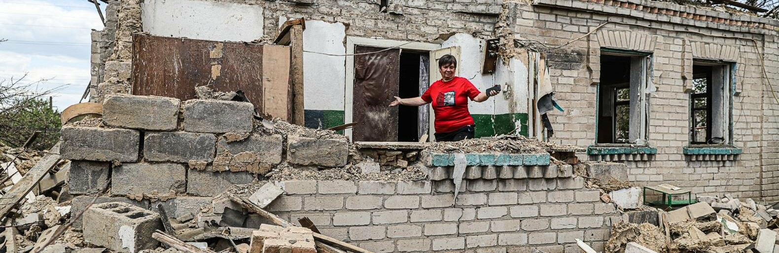 Десятки зруйнованих будинків, розтрощений ТРЦ: Запоріжжя після ракетного обстрілу, - ФОТОРЕПОРТАЖ