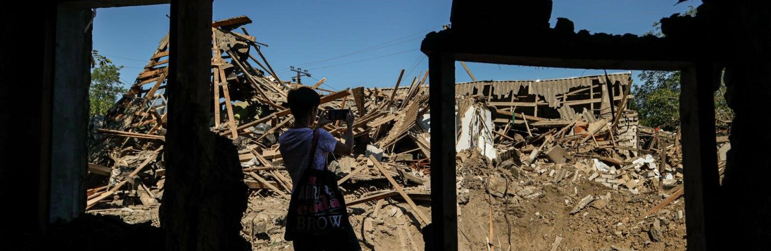 Як виглядає село під Запоріжжям після атаки ракетами С-300, - ФОТОРЕПОРТАЖ