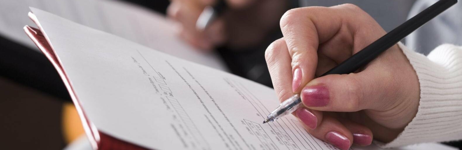 Жителів села на Запоріжжі окупанти змушують переоформлювати документи відповідно до законів рф