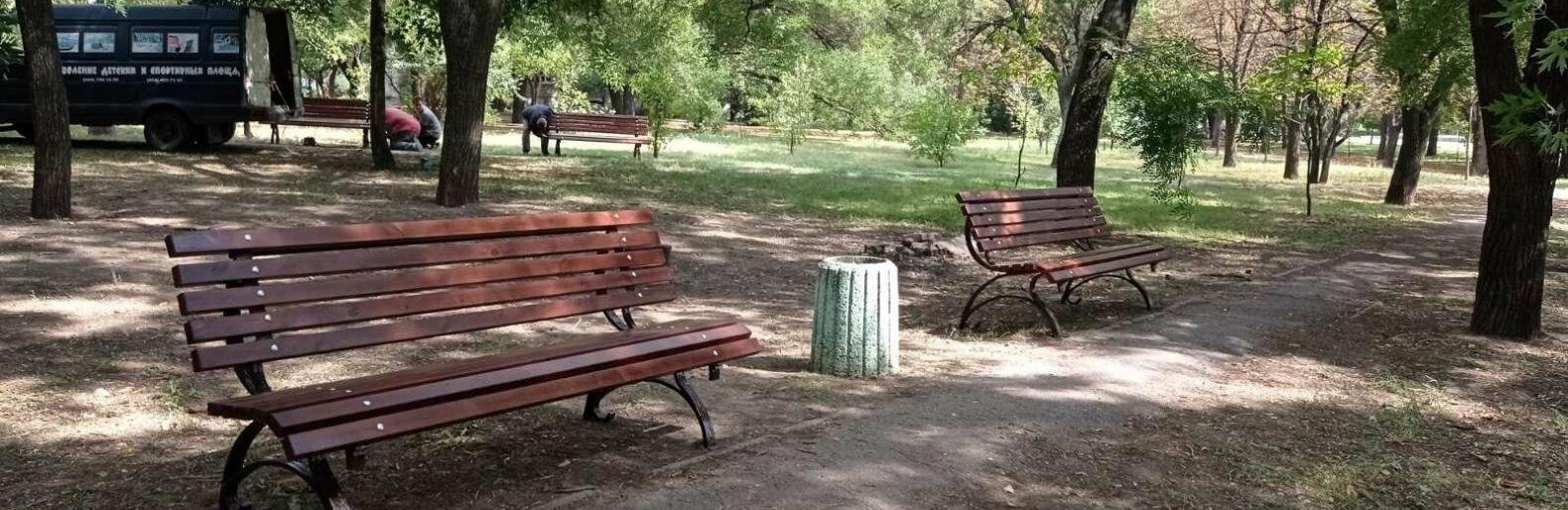 У Запоріжжі замінили лавки на проспекті Соборному