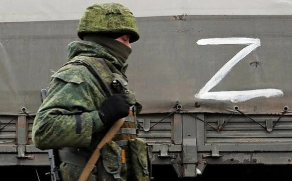 Поблизу Мелітополя тіла російських військовослужбовців звозять вантажівками на кремацію
