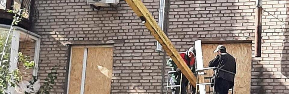 У Запоріжжі відновили електропостачання багатоповерхівок, які постраждали у результі ворожого обстрілу 