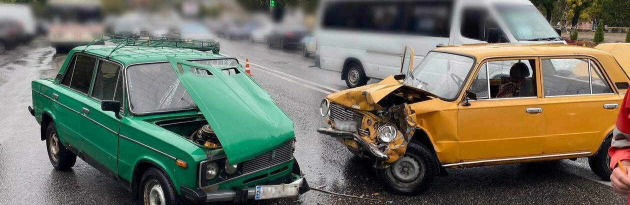 У Запоріжжі через зливу сталася ДТП