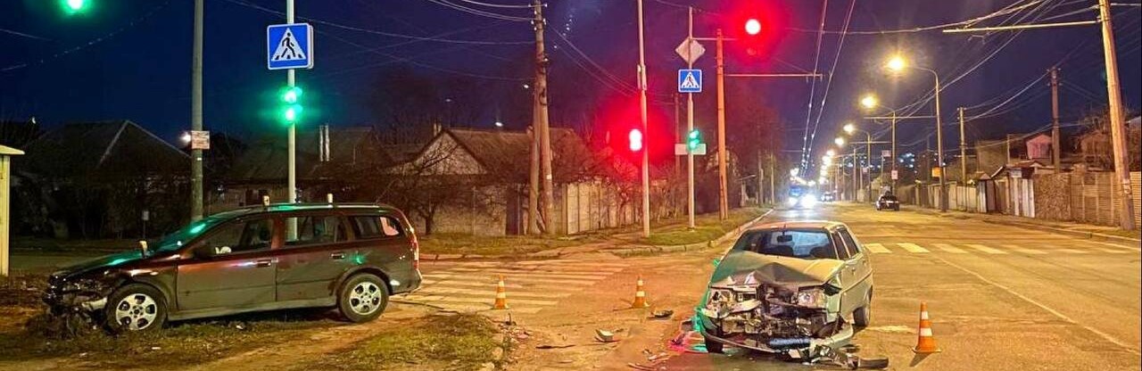 У Запоріжжі сталася ДТП за участі двох легкових авто