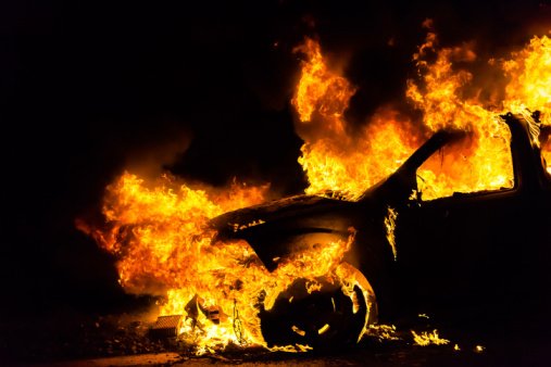 У Запоріжжі загорілися два легкових автомобілі
