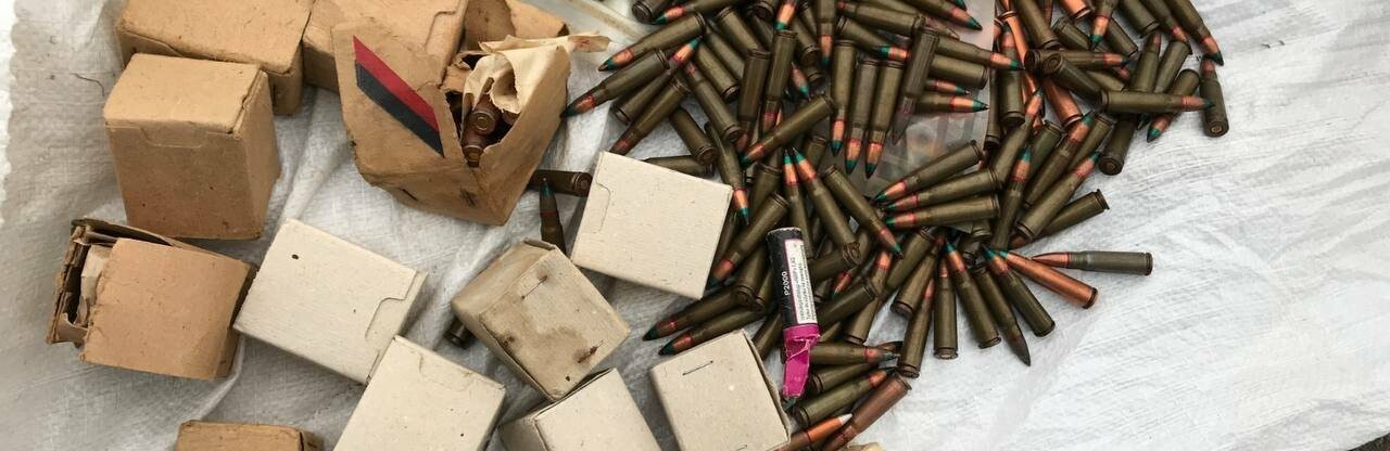 В Запоріжжі поліцейський облаштував у гаражі схрон зі зброєю та вибухівкою, - ФОТО, ВІДЕО