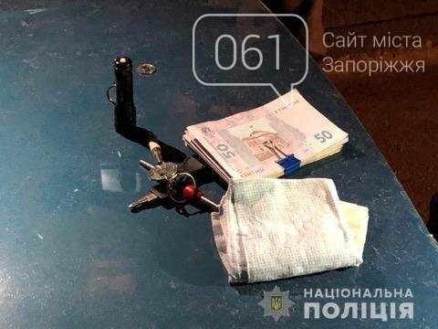 Предоставил клиенту проститутку за 1000 гривен: в Запорожь..., фото-2 Предоставил клиенту проститутку за 1000 гривен: в Запорожье разоблачили сутенера , фото-2