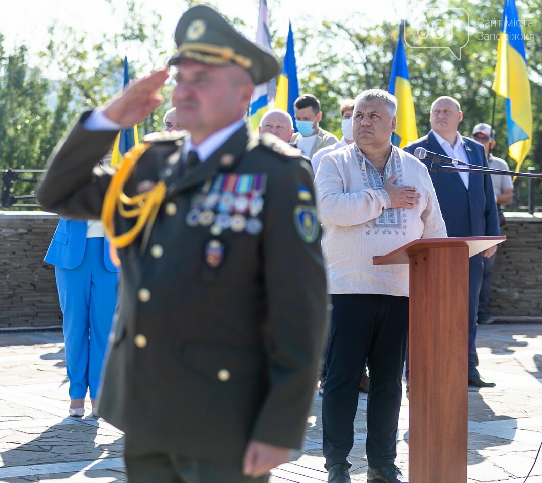 Впервые на Хортице развернули 100-метровый флаг Украины, -..., фото-11 Впервые на Хортице развернули 100-метровый флаг Украины, - ФОТОРЕПОРТАЖ, фото-11