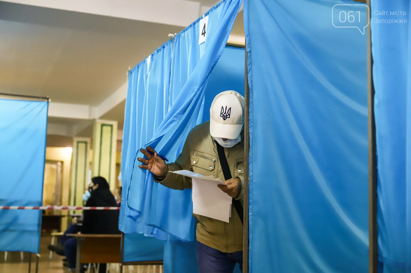 Выборы в условиях карантина: как запорожцы выбирают мэра и депутатов, - ФОТОРЕПОРТАЖ, фото-37