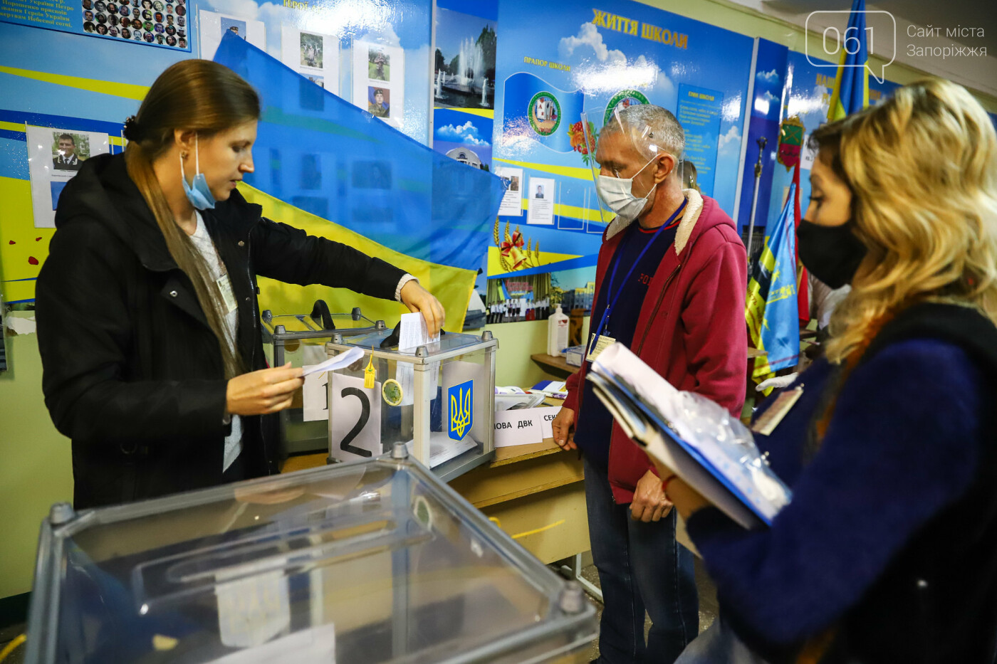 Выборы в условиях карантина: как запорожцы выбирают мэра и депутатов, - ФОТОРЕПОРТАЖ, фото-47