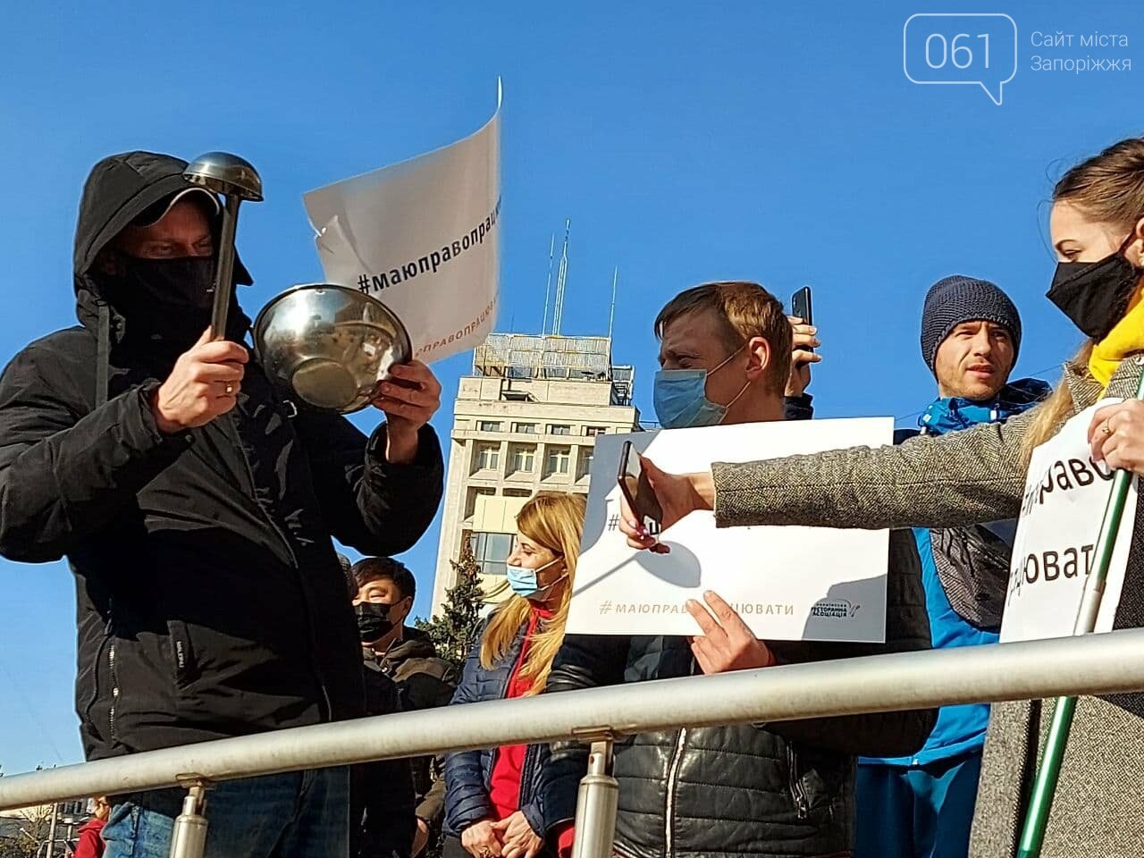 “Маю право працювати”: в Запорожье владельцы кафе и ресторанов против “карантина выходного дня” и обещают перекрыть дороги, - ФОТОРЕПОРТАЖ, фото-11