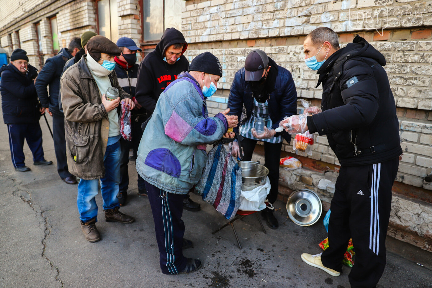 «Из вокзалов гонят, в больницы не пускают»: как в Запорожье выживают зимой несколько тысяч «людей улиц», фото-44