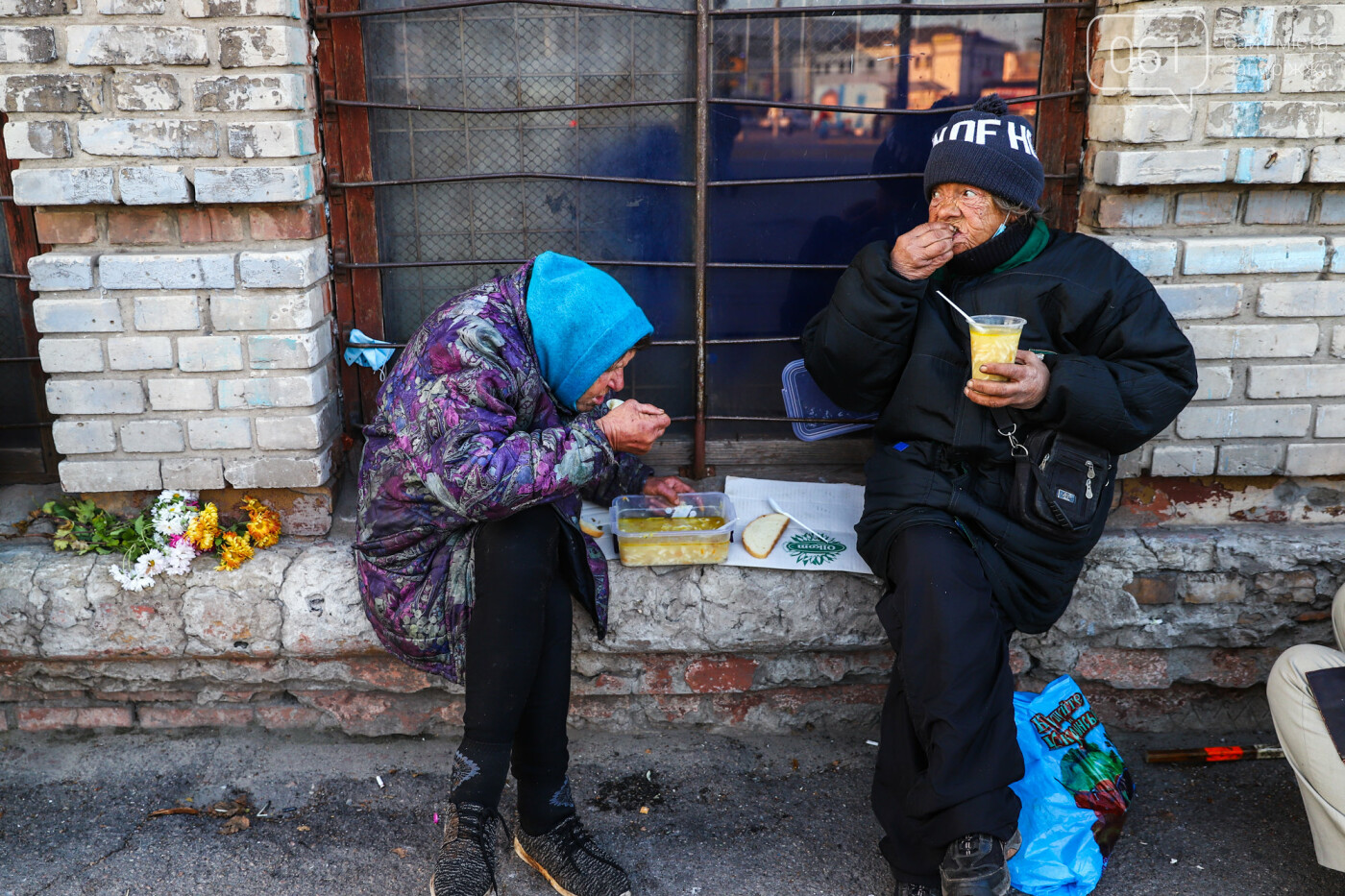 «Из вокзалов гонят, в больницы не пускают»: как в Запорожье выживают зимой несколько тысяч «людей улиц», фото-48