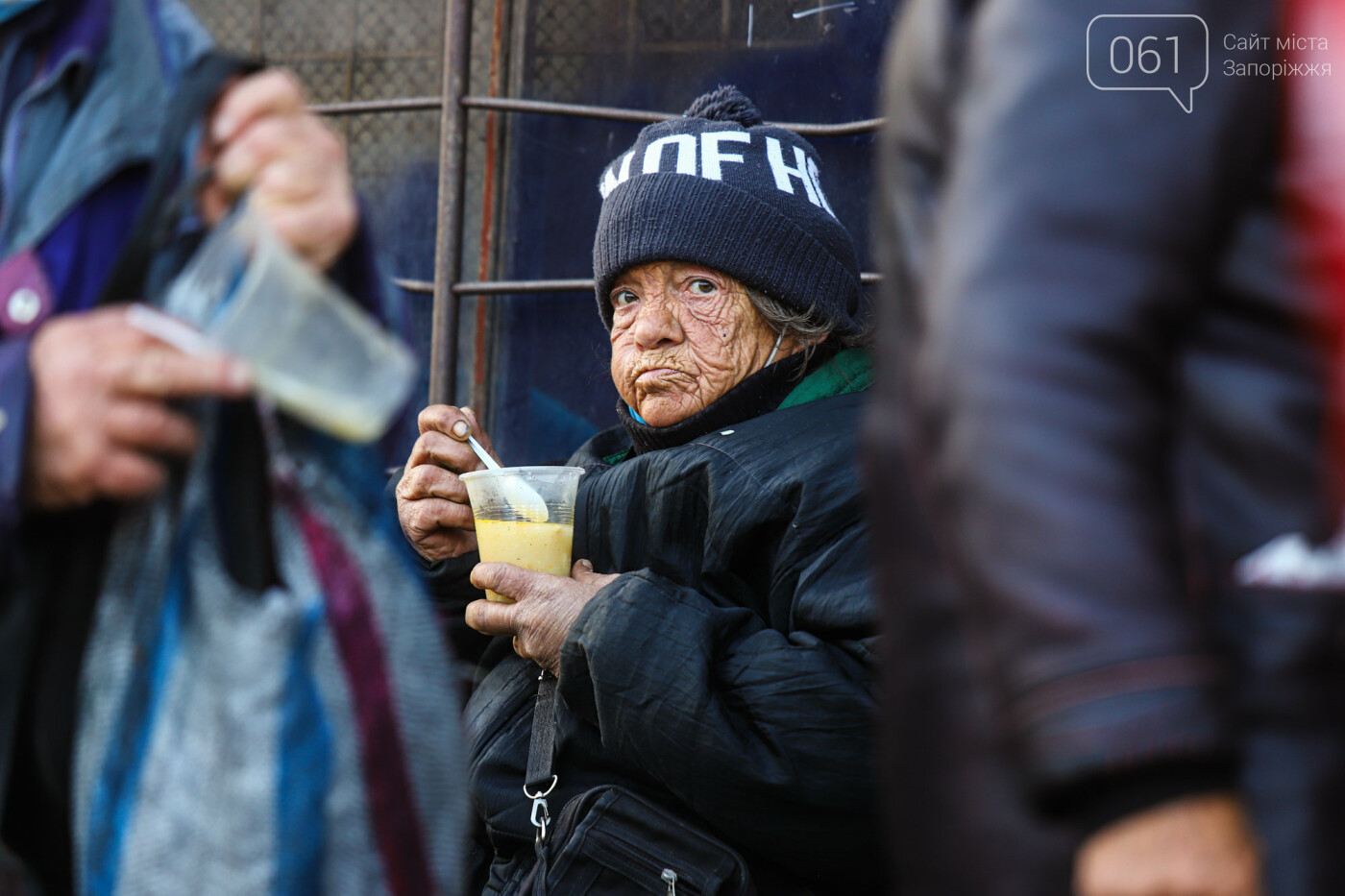 «Из вокзалов гонят, в больницы не пускают»: как в Запорожье выживают зимой несколько тысяч «людей улиц», фото-49