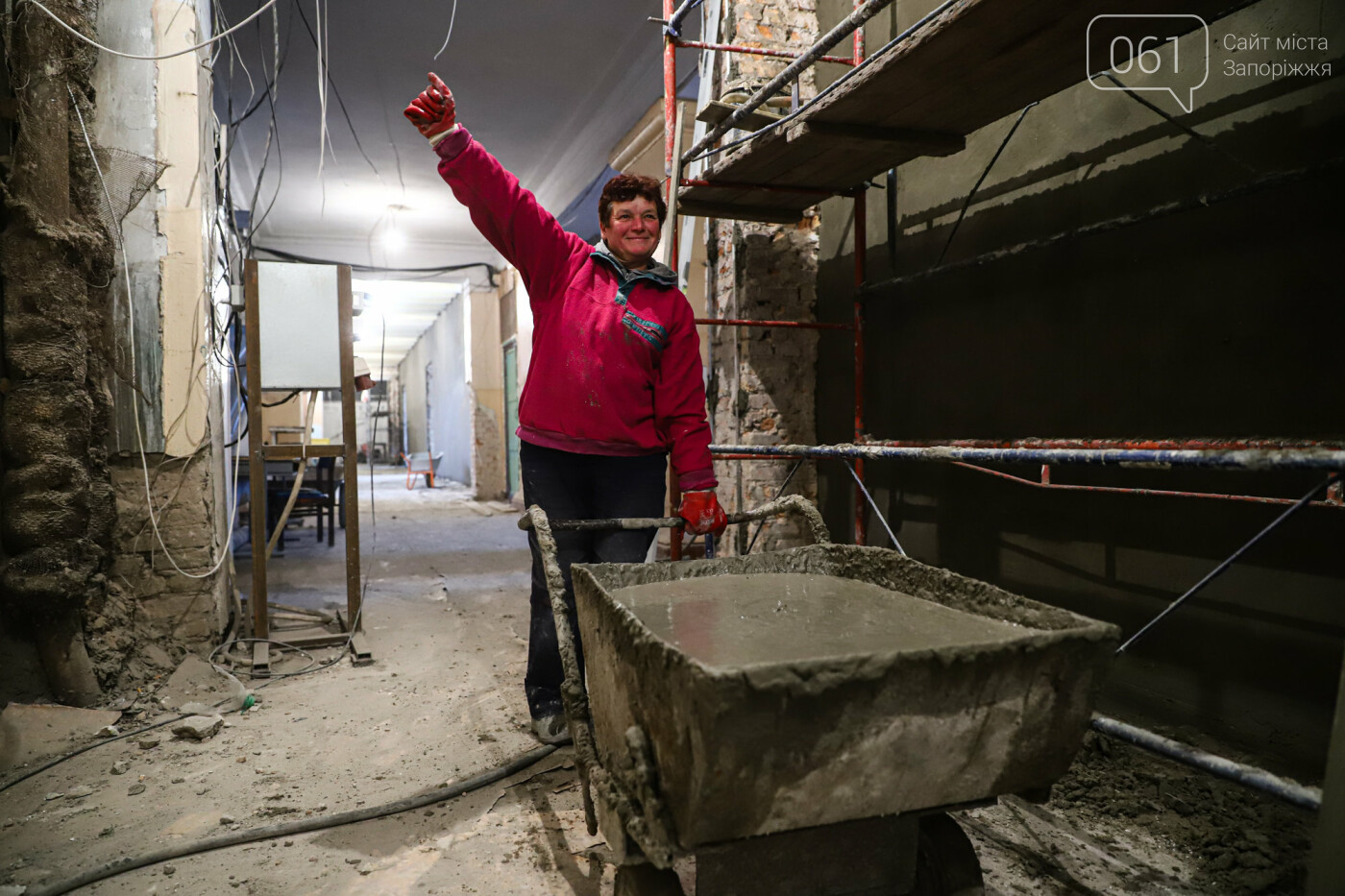 В Запорожье восстанавливают школу, которая пострадала во время масштабного пожара 5 лет назад, - ФОТОРЕПОРТАЖ , фото-15