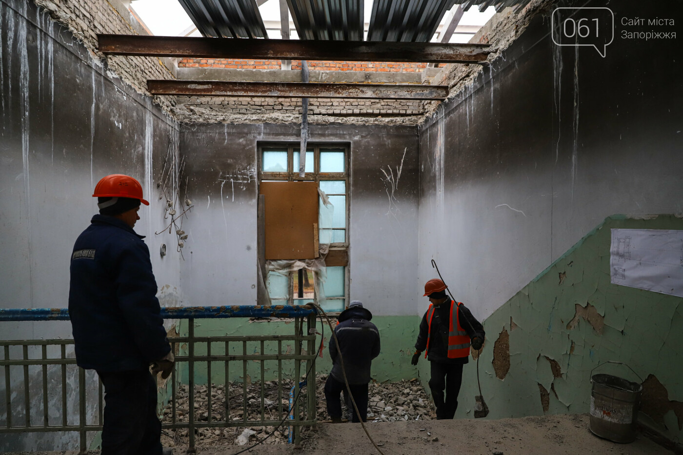 В Запорожье восстанавливают школу, которая пострадала во время масштабного пожара 5 лет назад, - ФОТОРЕПОРТАЖ , фото-44