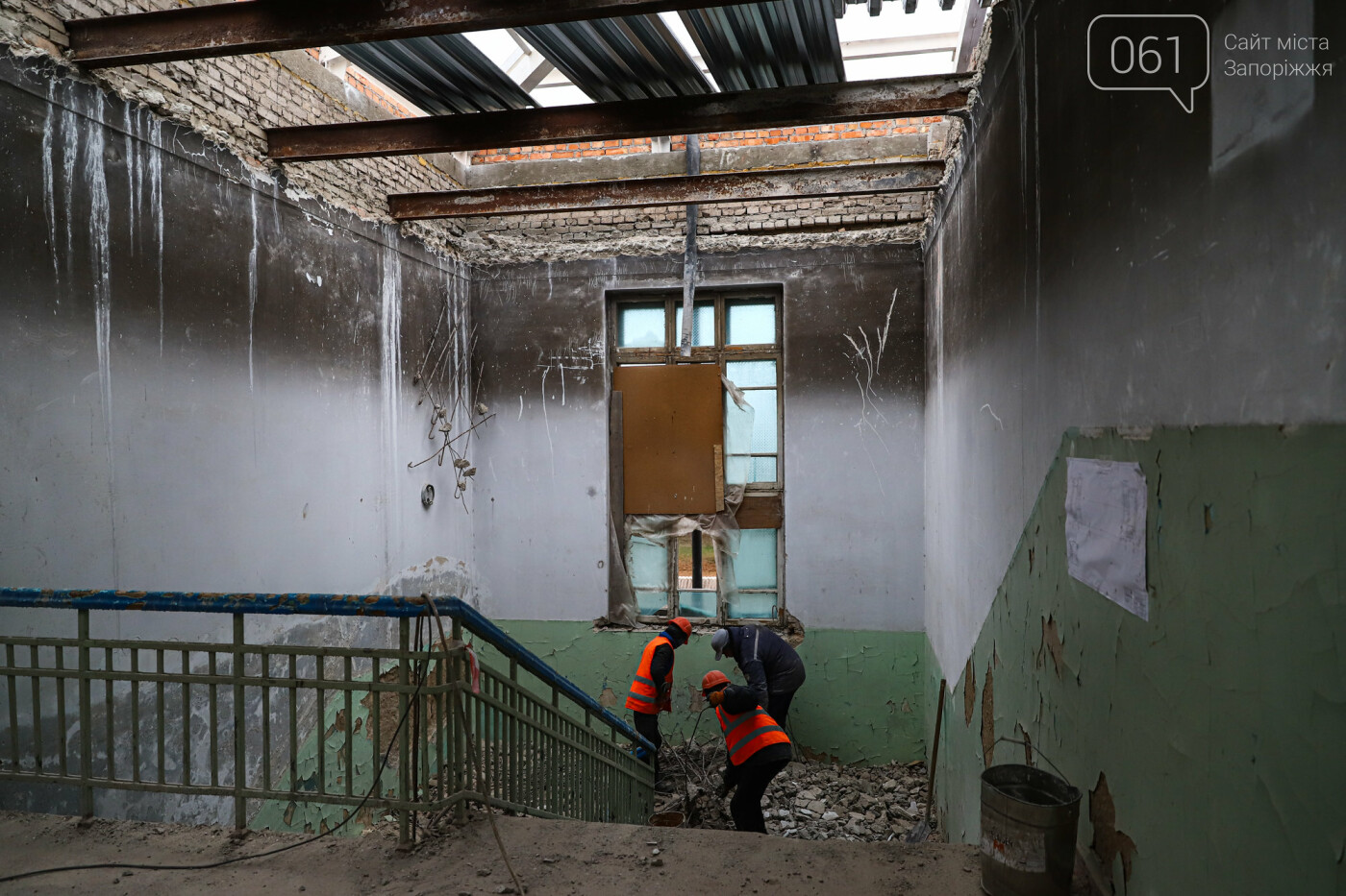 В Запорожье восстанавливают школу, которая пострадала во время масштабного пожара 5 лет назад, - ФОТОРЕПОРТАЖ , фото-46