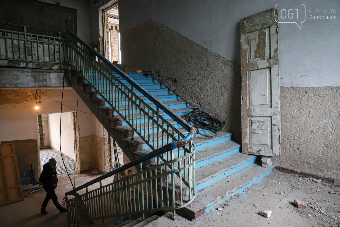 В Запорожье восстанавливают школу, которая пострадала во время масштабного пожара 5 лет назад, - ФОТОРЕПОРТАЖ , фото-50