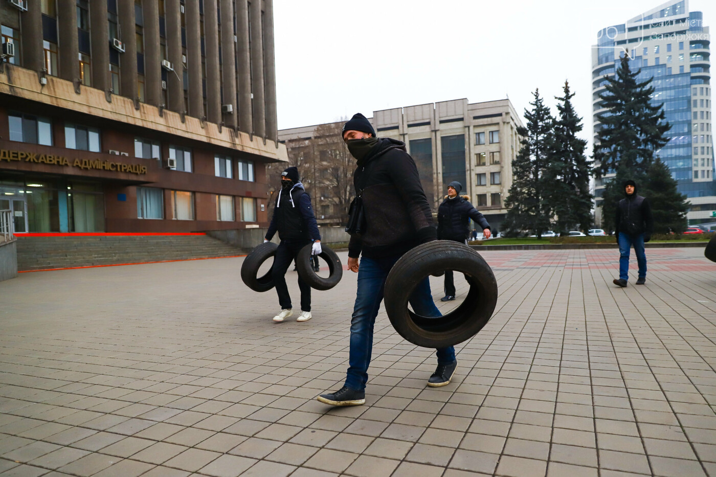 Митинг под зданием облсовета в фотографиях, фото-1