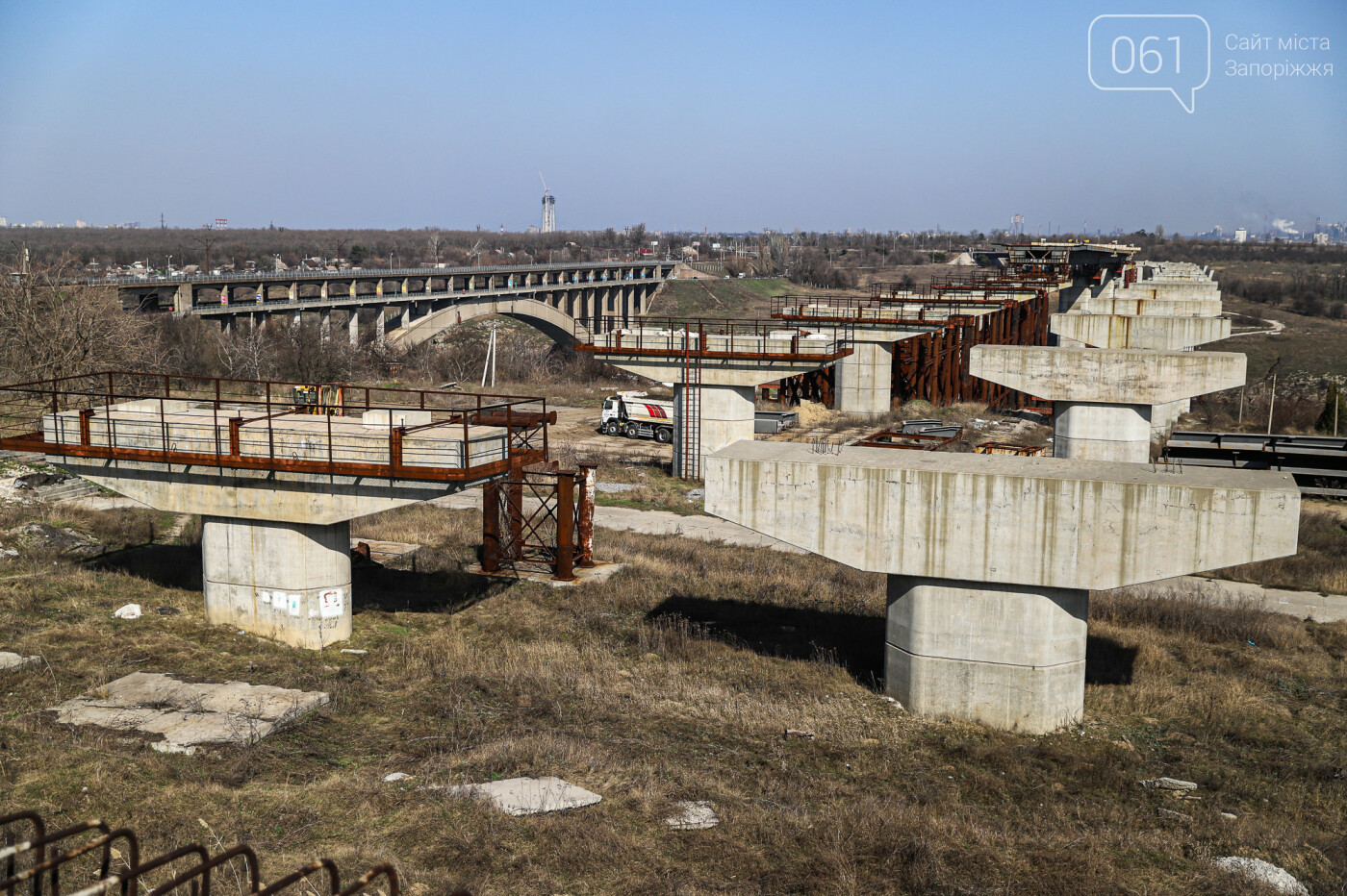 Строительство балочного моста в марте-апреле 2020