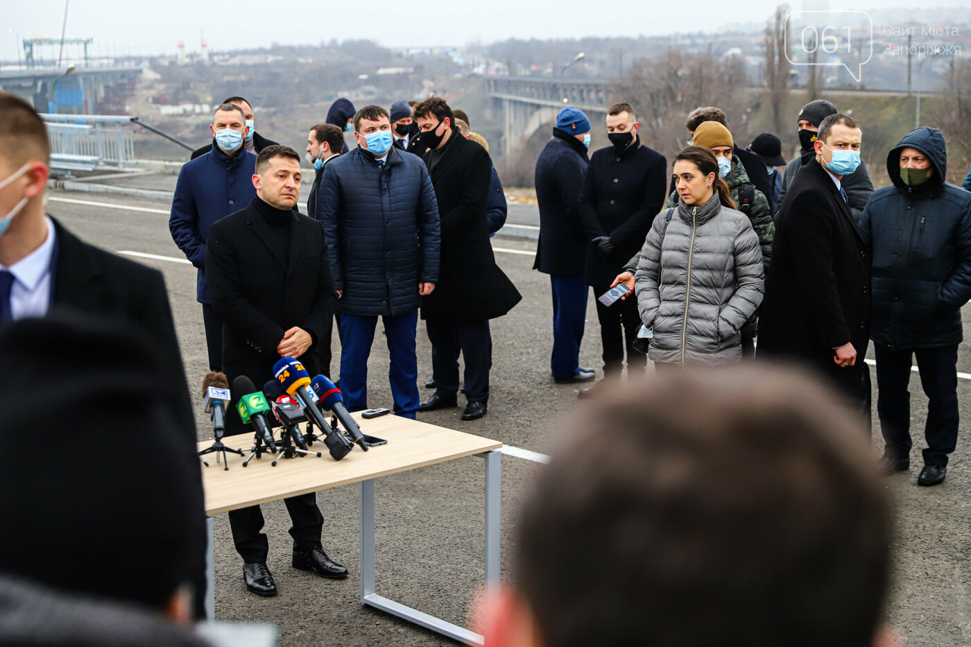 Зеленский рассказал, когда в Запорожье достроят мосты: визит президента в фотографиях и высказываниях , фото-17