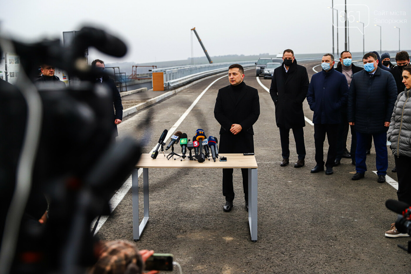 Зеленский рассказал, когда в Запорожье достроят мосты: визит президента в фотографиях и высказываниях , фото-19