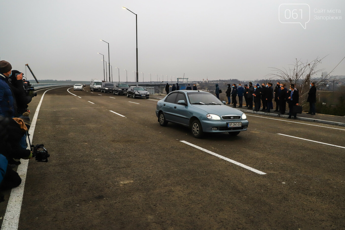 Зеленский рассказал, когда в Запорожье достроят мосты: визит президента в фотографиях и высказываниях , фото-23