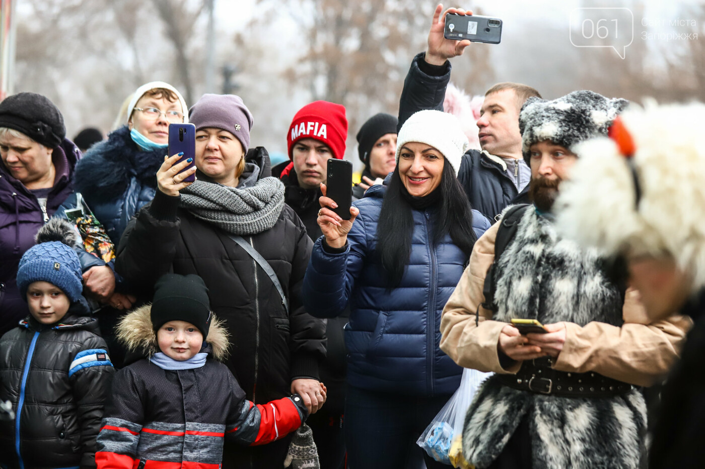 Нечистая сила против казаков: на улицах Запорожья показывали Рождественский вертеп, - ФОТО, ВИДЕО  , фото-14