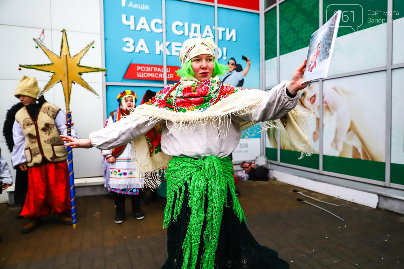 Нечистая сила против казаков: на улицах Запорожья показывали Рождественский вертеп, - ФОТО, ВИДЕО  , фото-16