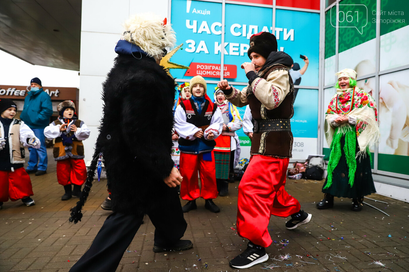 Нечистая сила против казаков: на улицах Запорожья показывали Рождественский вертеп, - ФОТО, ВИДЕО  , фото-20