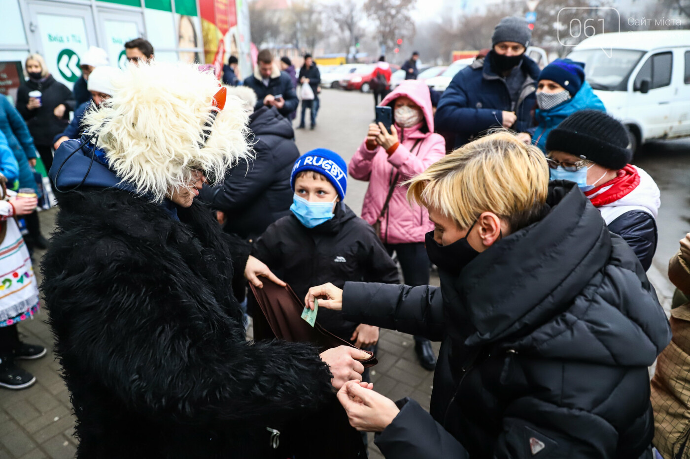 Нечистая сила против казаков: на улицах Запорожья показывали Рождественский вертеп, - ФОТО, ВИДЕО  , фото-29