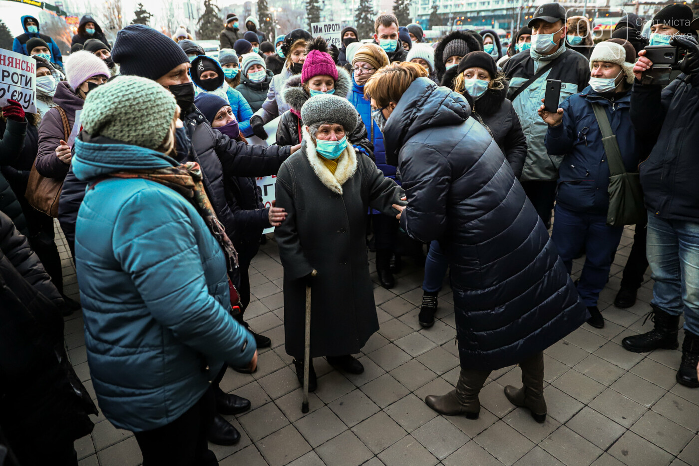 Около сотни противников строительства каолинового карьера приехали в Запорожье под стены ОГА, - ФОТОРЕПОРТАЖ, фото-15