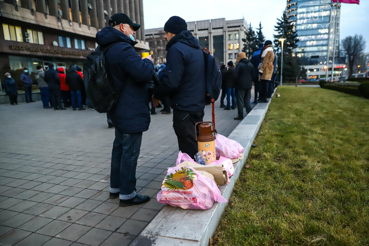 Около сотни противников строительства каолинового карьера приехали в Запорожье под стены ОГА, - ФОТОРЕПОРТАЖ, фото-20