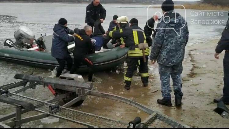 В Запорожье спасли рыбака, провалившегося под лед, фото-3