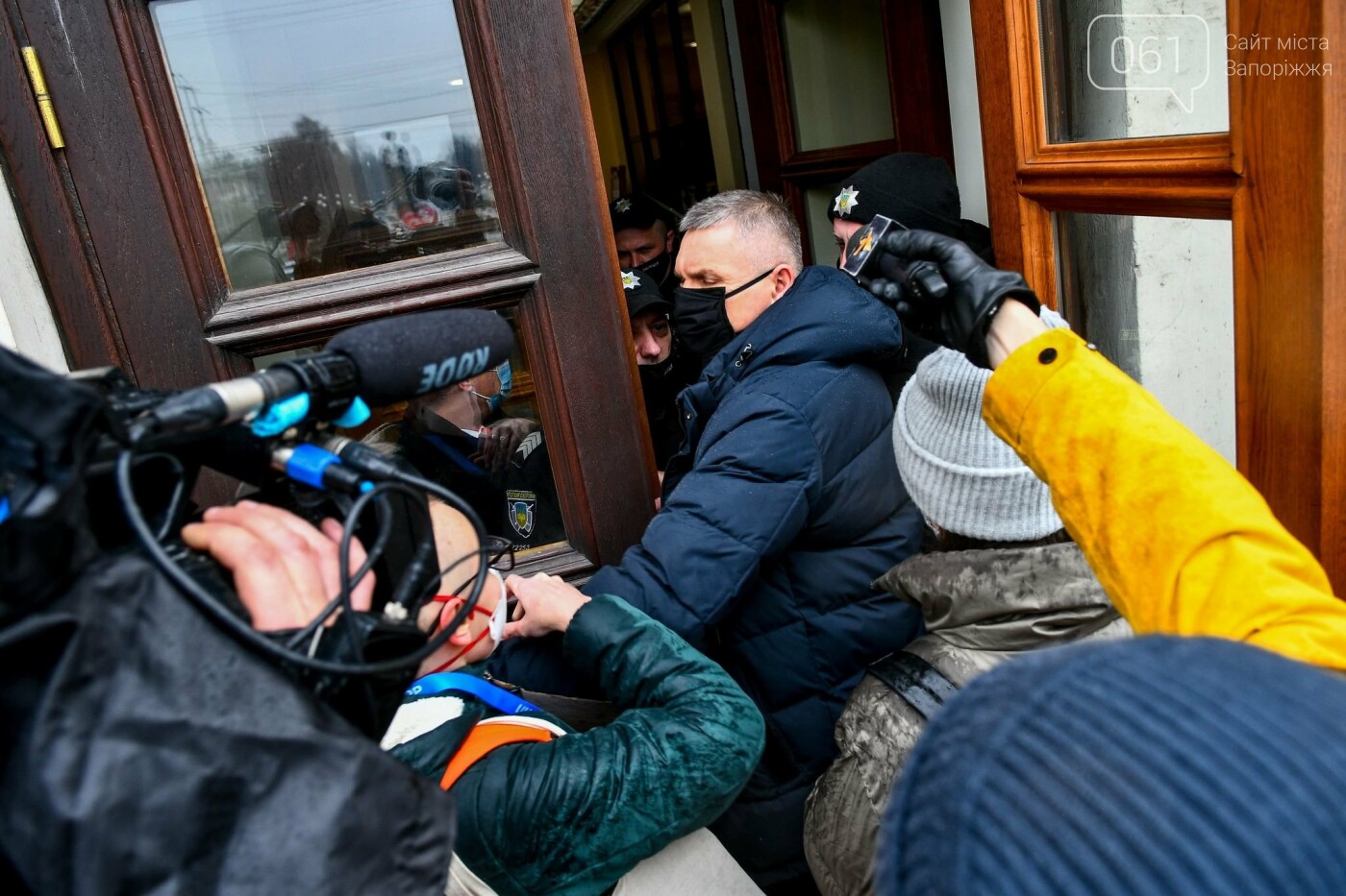 Запорожские журналисты пожаловались в полицию на очередной не допуск в мэрию, фото-12