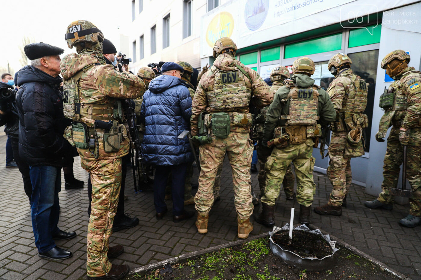 СБУ, парламентский контроль, обиженные акционеры: что происходило с собранием акционеров «Мотор Сич» в Запорожье, - ФОТО, ВИДЕО, фото-32