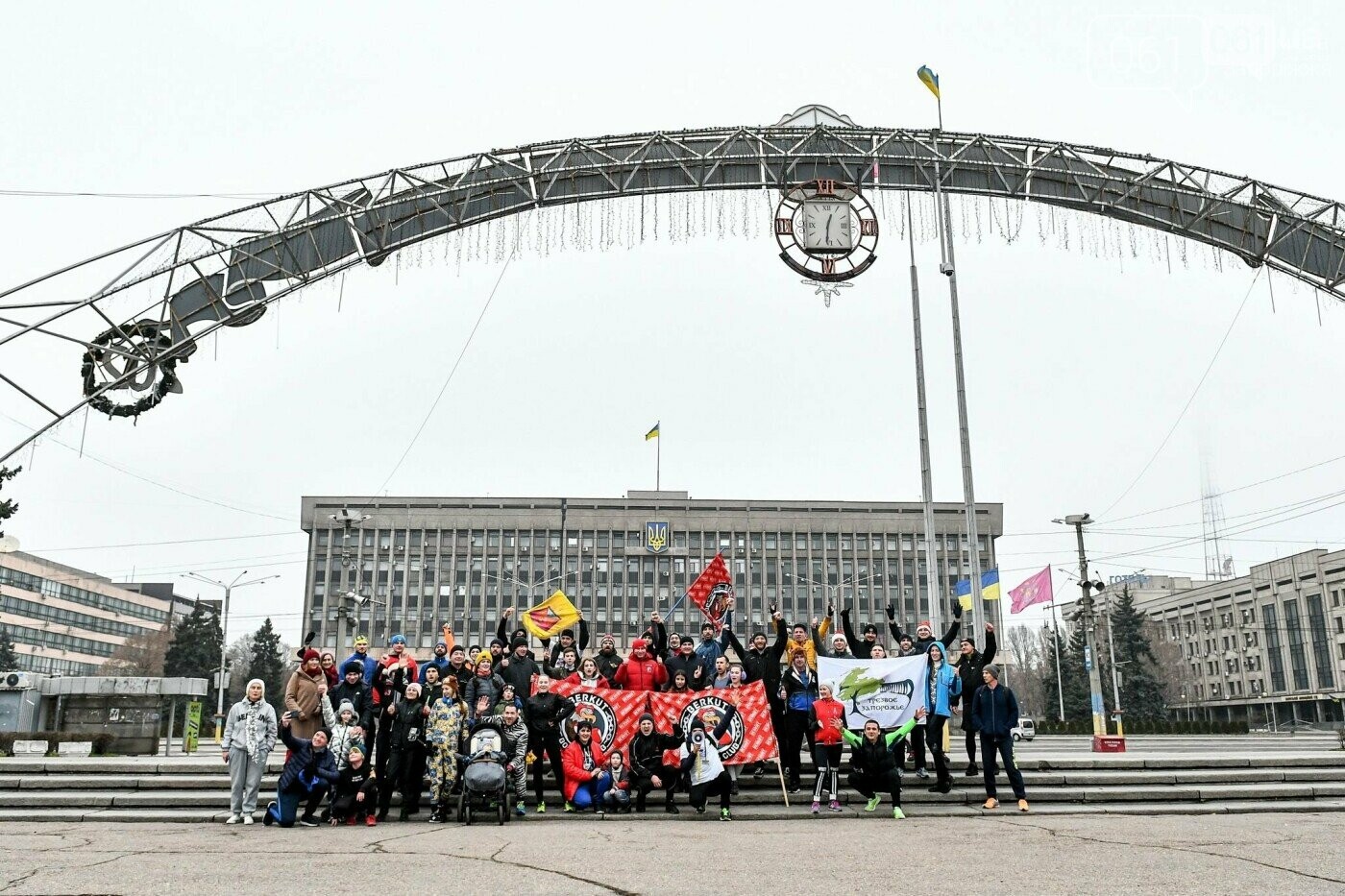 Рыбаки на замерзшем Днепре, "Захарий" в Запорожье, "каолиновая война" и скандал вокруг "Мотор Сичи": январь в фотографиях, фото-9