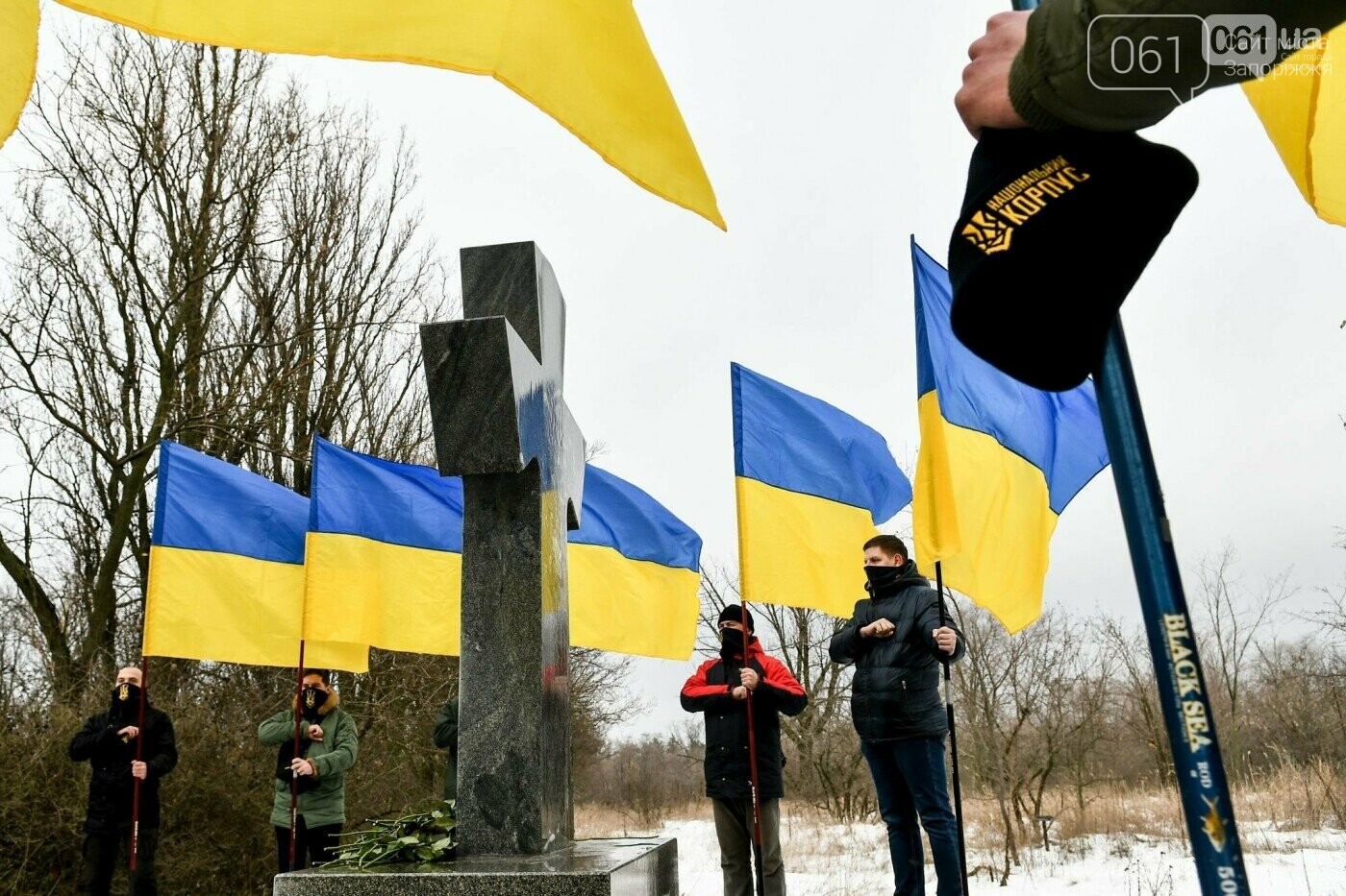 Рыбаки на замерзшем Днепре, "Захарий" в Запорожье, "каолиновая война" и скандал вокруг "Мотор Сичи": январь в фотографиях, фото-153