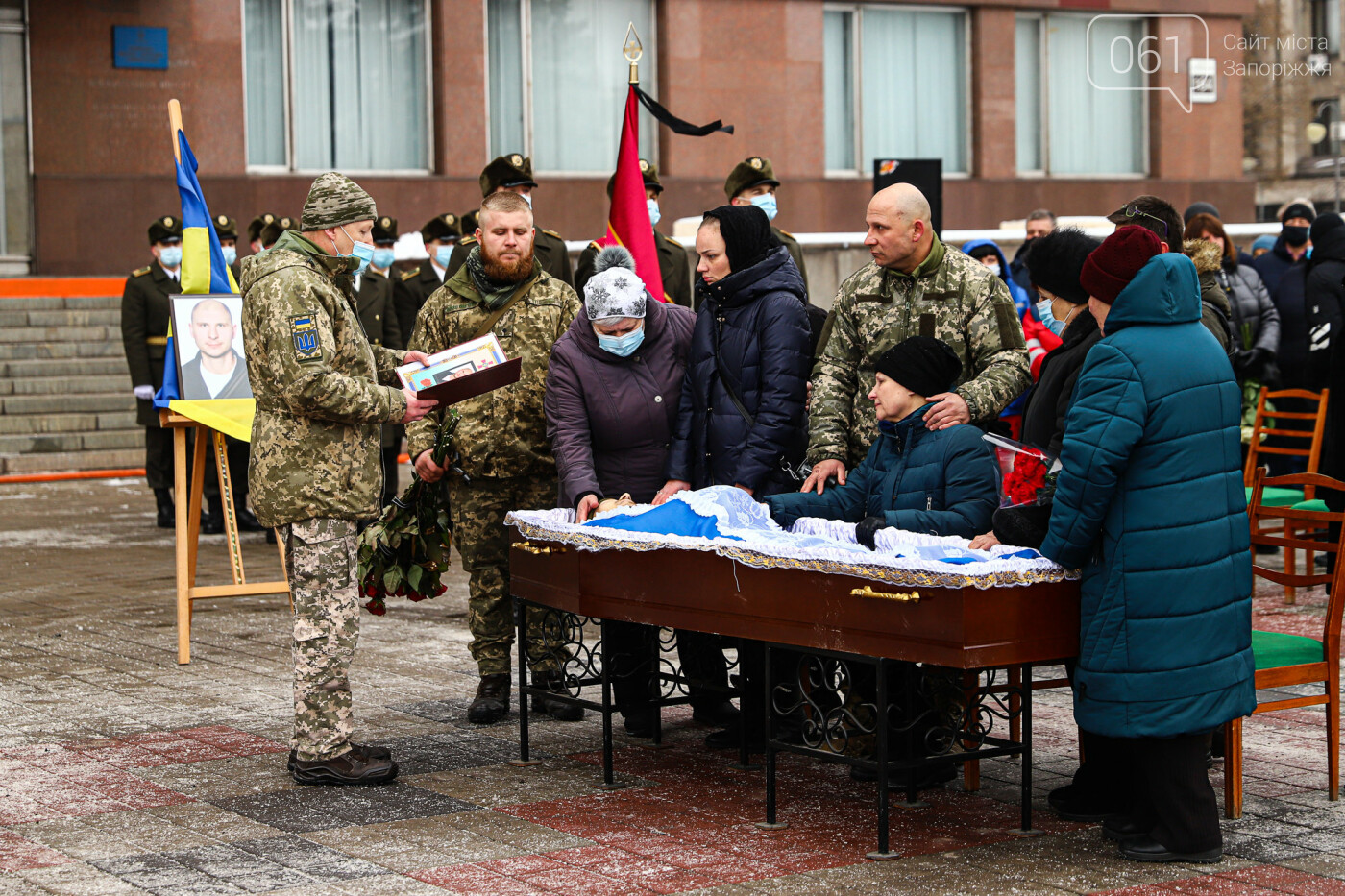 Рыбаки на замерзшем Днепре, "Захарий" в Запорожье, "каолиновая война" и скандал вокруг "Мотор Сичи": январь в фотографиях, фото-70