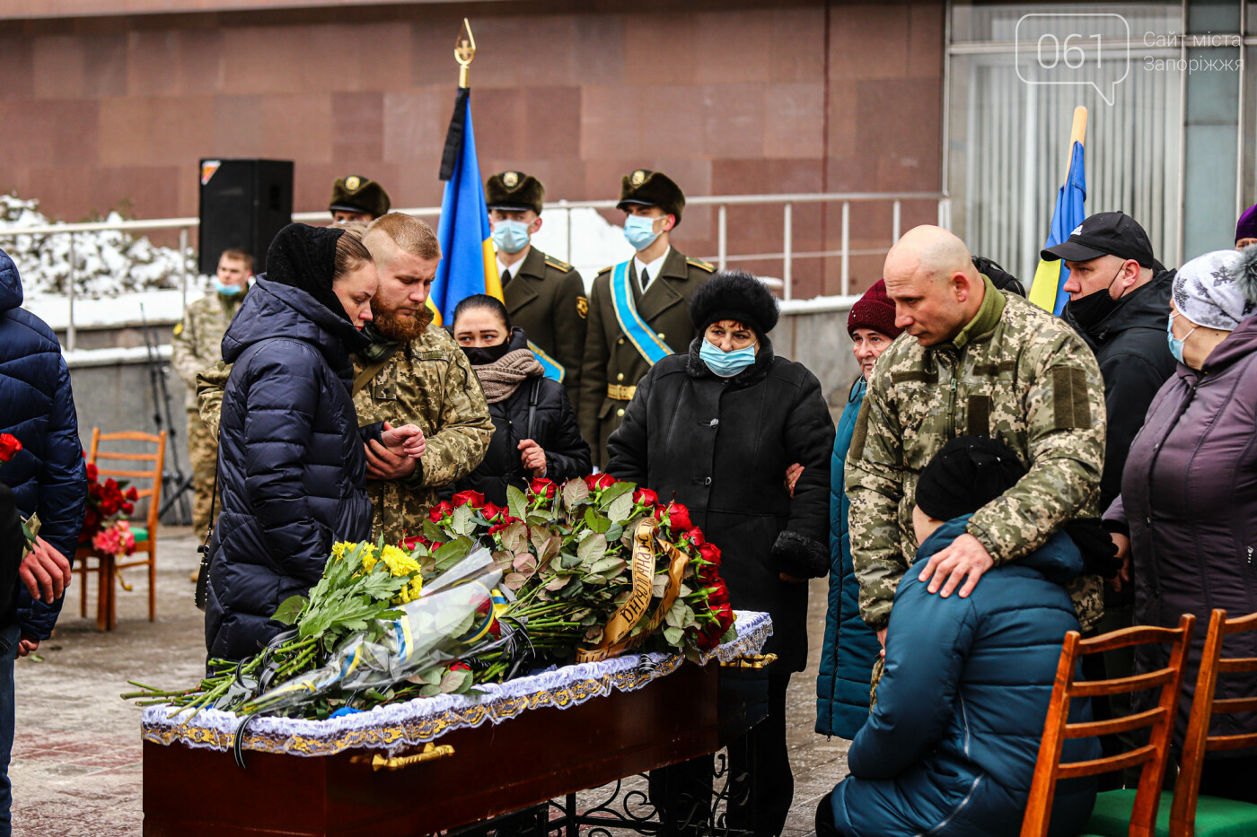 Рыбаки на замерзшем Днепре, "Захарий" в Запорожье, "каолиновая война" и скандал вокруг "Мотор Сичи": январь в фотографиях, фото-75