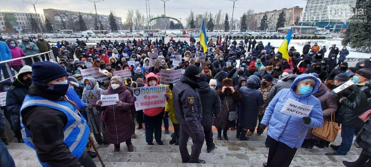 Рыбаки на замерзшем Днепре, "Захарий" в Запорожье, "каолиновая война" и скандал вокруг "Мотор Сичи": январь в фотографиях, фото-61