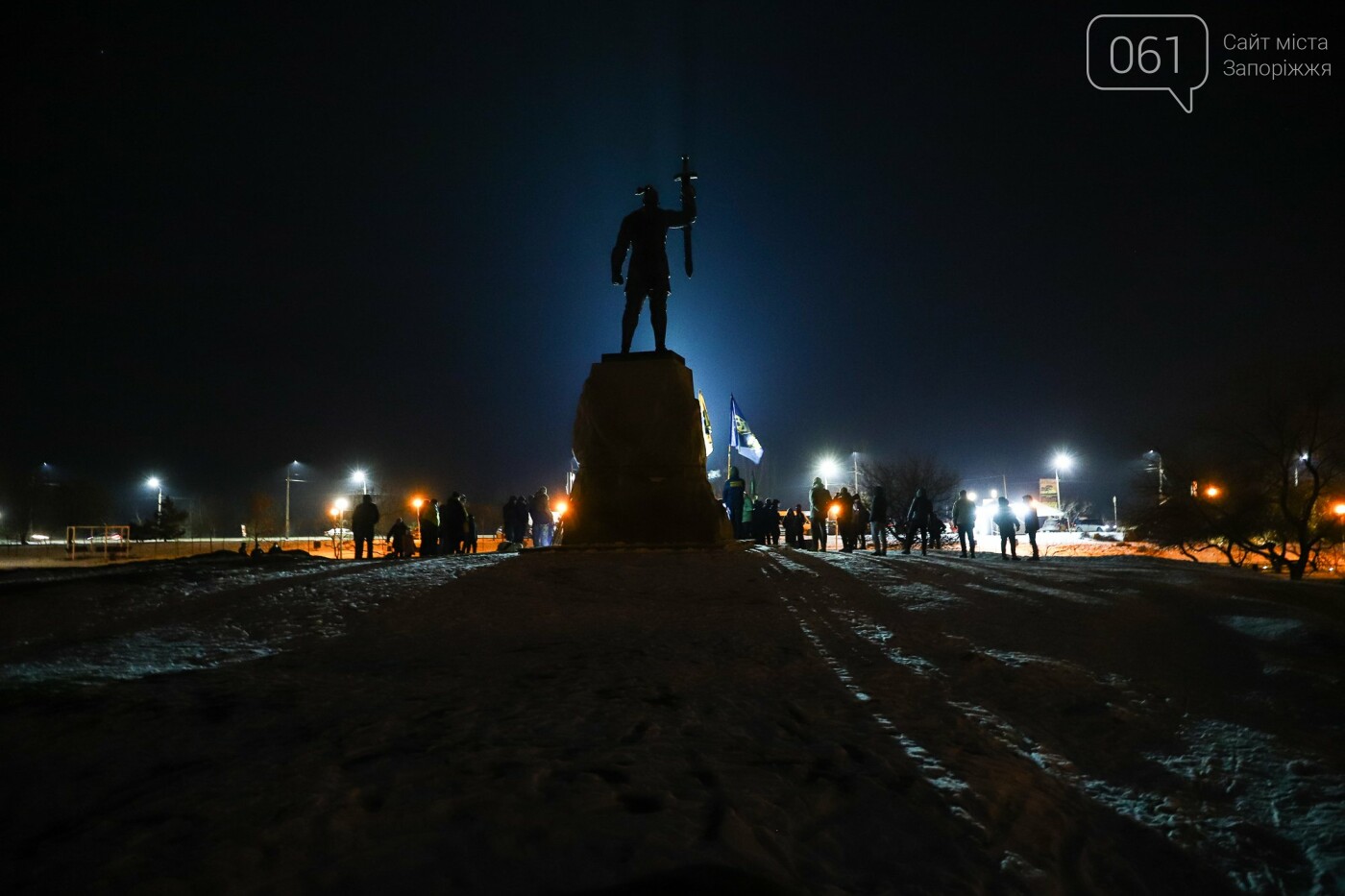 Бои за Широкино: в Запорожье зажгли факела в память о погибших бойцах, - ФОТОРЕПОРТАЖ , фото-1