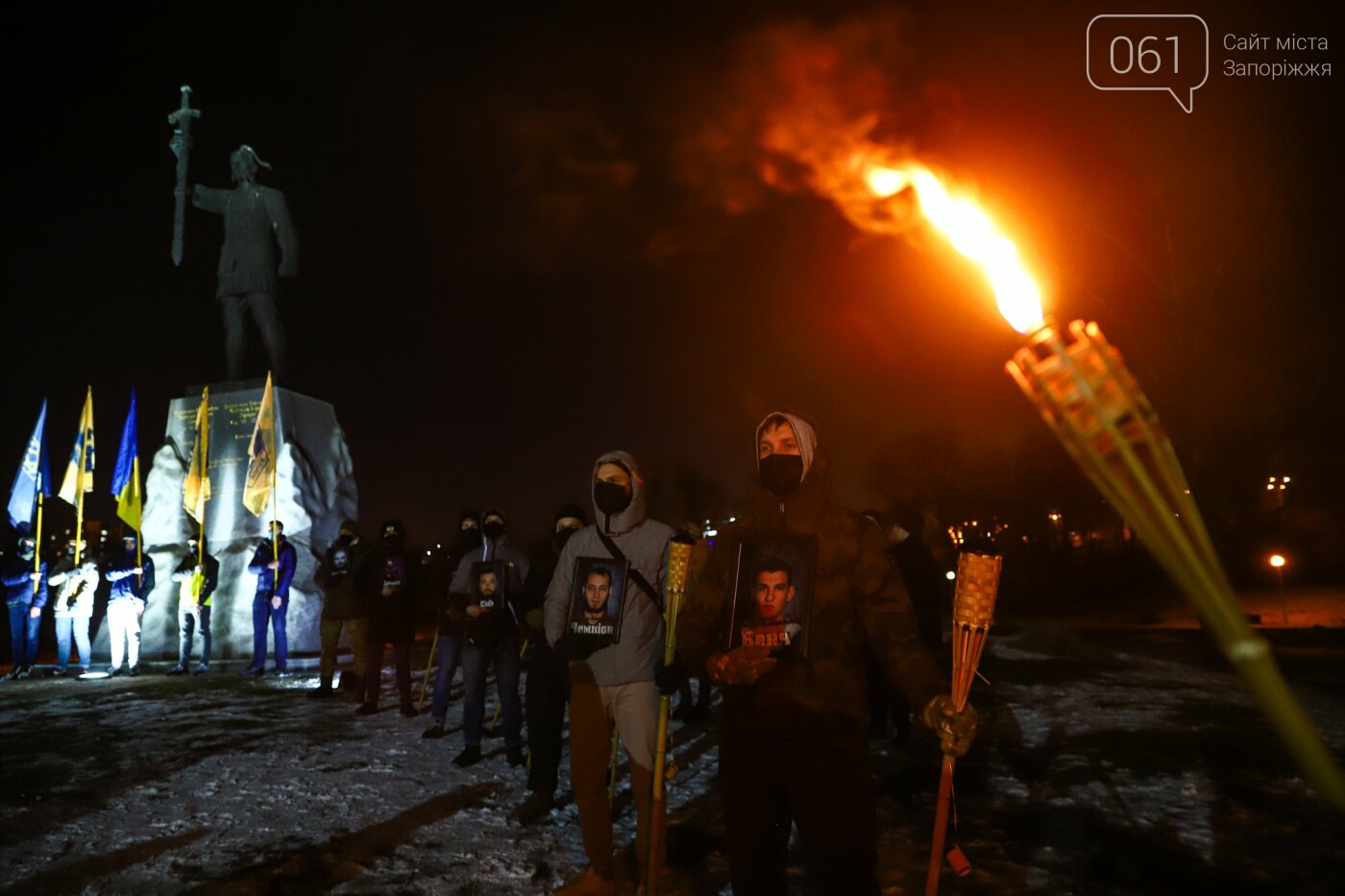 Бои за Широкино: в Запорожье зажгли факела в память о погибших бойцах, - ФОТОРЕПОРТАЖ , фото-8